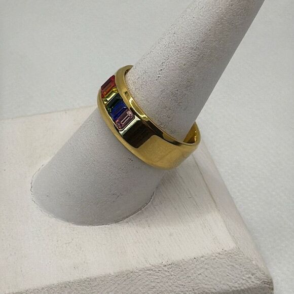 NWOT Size 10 Titanium band with rainbow flag stones - Picture 2 of 5
